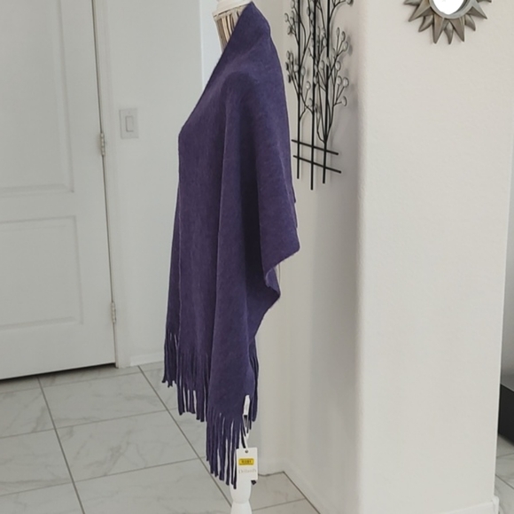 New Dillard's Soft Grape Purple Fringed Scarf / Wrap Winter Fall - Picture 7 of 10